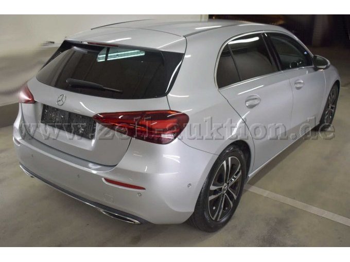 1 Mercedes-Benz A 180 Benzin 7-Gang-DCT "Progressive Line" / "DISTRONIC" – foto 4 – kavel bij Zoll-Auktion, Köln