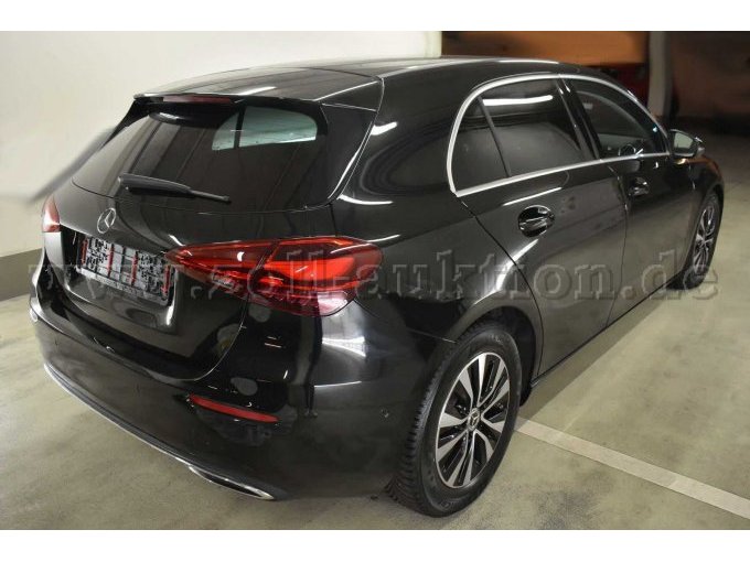 1 Mercedes-Benz A 180 benzine 7-traps DCT "Progressive Line" / standverwarming – foto 3 – kavel bij Zoll-Auktion, Köln