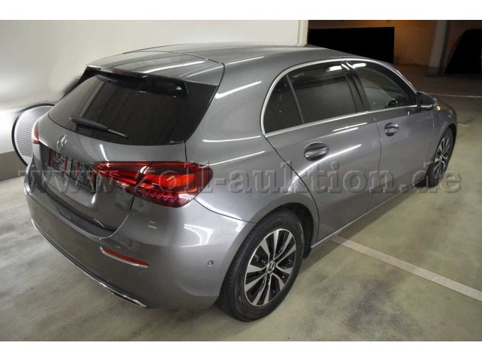 1 Mercedes-Benz A 180 benzine 7-traps DCT "Progressive Line" / standverwarming – foto 6 – kavel bij Zoll-Auktion, Köln