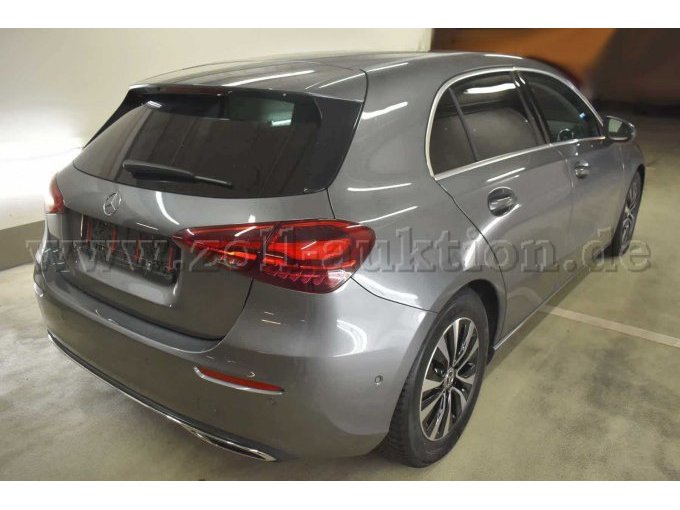 1 Mercedes-Benz A 180 benzine 7-traps DCT "Progressive Line" / standverwarming – foto 3 – kavel bij Zoll-Auktion, Köln
