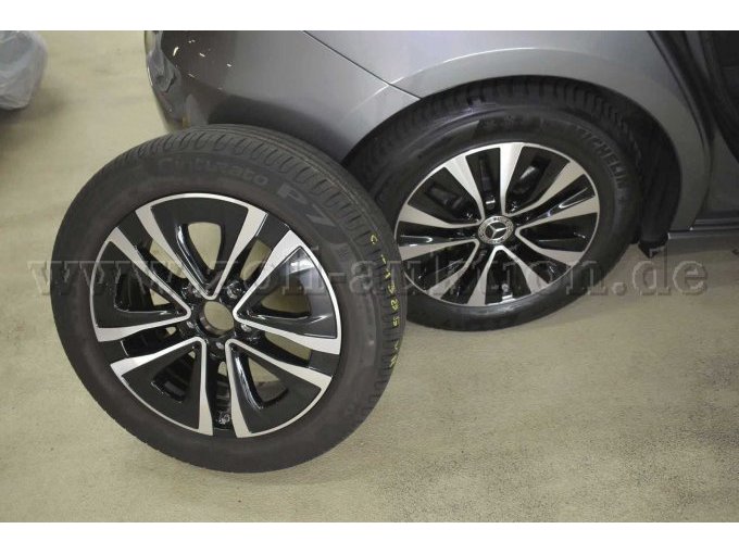 1 Mercedes-Benz A 180 benzine 7-traps DCT "Progressive Line" / standverwarming – foto 6 – kavel bij Zoll-Auktion, Köln