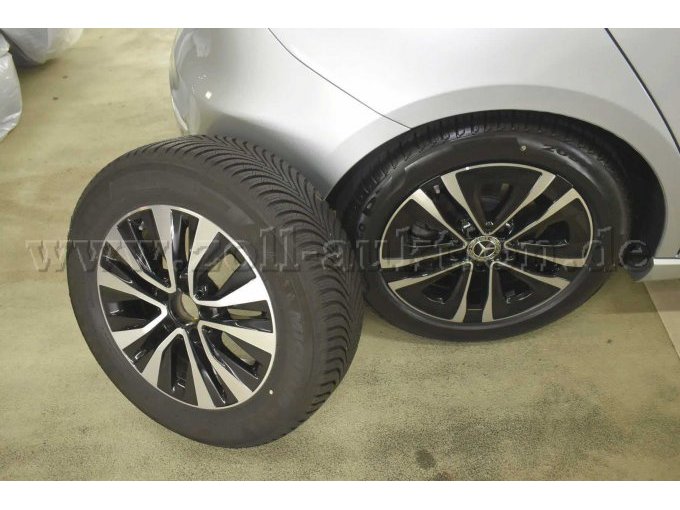 1 Mercedes-Benz A 180 benzine 7-traps DCT "Progressive Line" / standverwarming – foto 7 – kavel bij Zoll-Auktion, Köln
