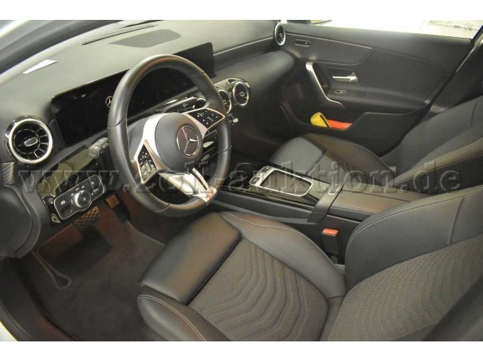 1 Mercedes-Benz A 180 benzine 7-traps DCT "Progressive Line" / standverwarming – foto 5 – kavel bij Zoll-Auktion, Köln