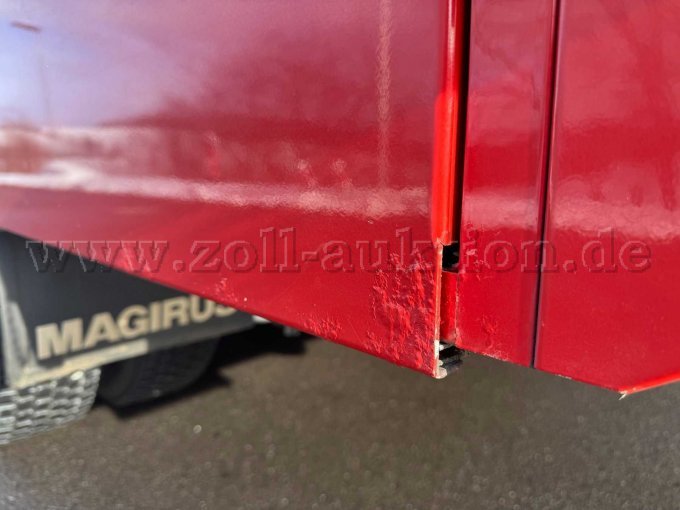 Lackschaden Traversenkasten hinten links