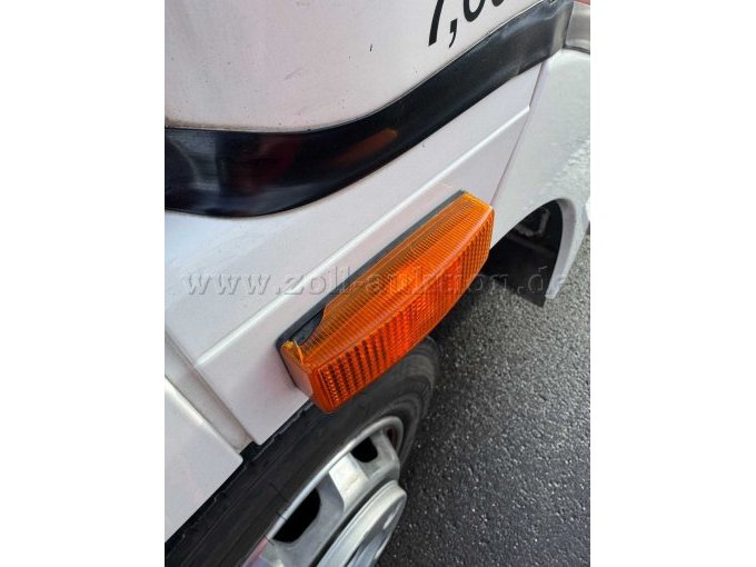 Beschädigtes Blinker Glas vorne rechts