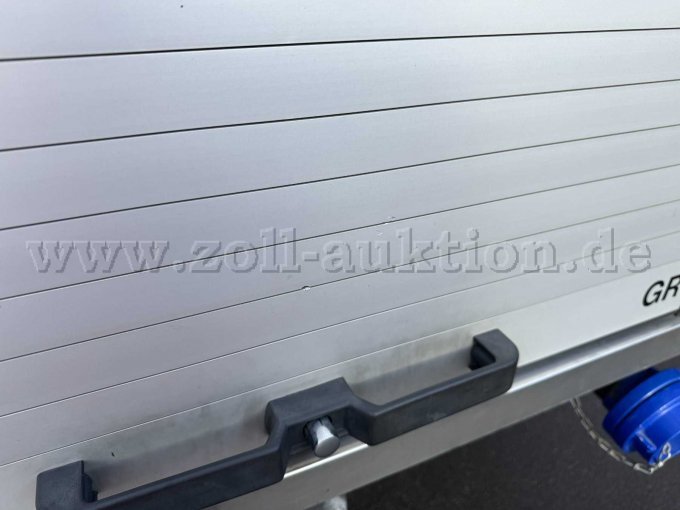 Kratzer Rollladen am Geräteraum GR