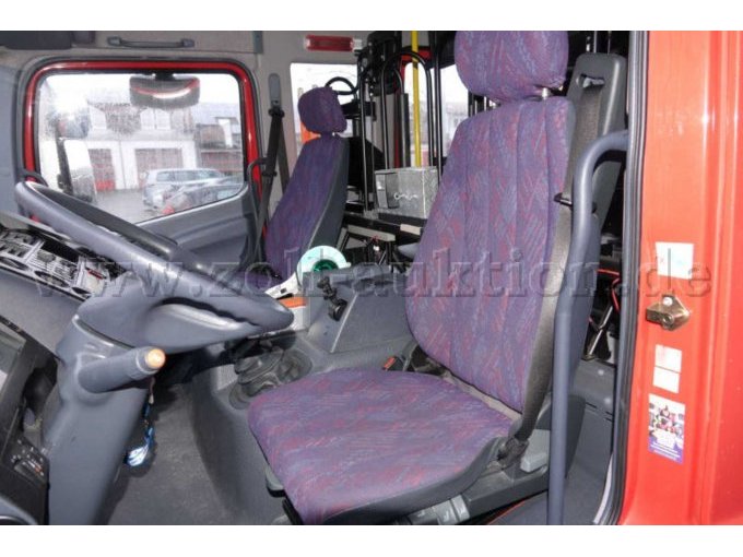 Mercedes-Benz Atego 918 AF 4x4 / Innenansicht