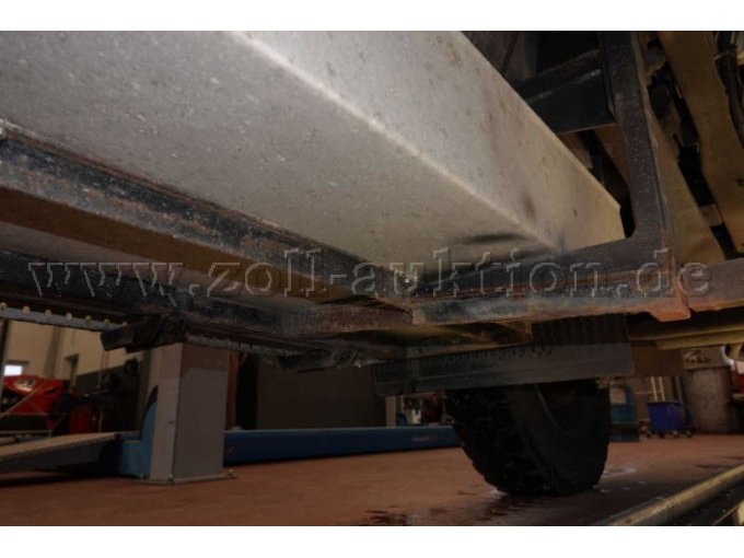 Mercedes-Benz Atego 918 AF 4x4 / Unterseite