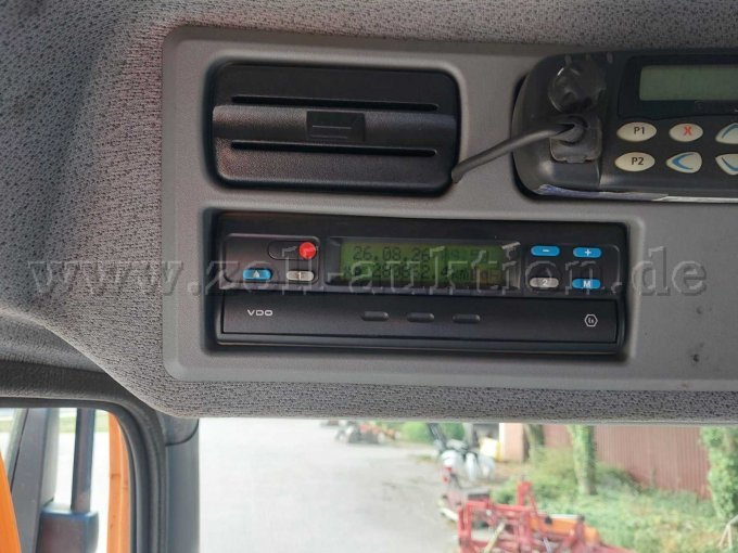 1 Mercedes-Benz Axor 1829 Lkw –Dreiseitenkipper mit Atlas Ladekran – foto 8 – kavel bij Zoll-Auktion, Meppen
