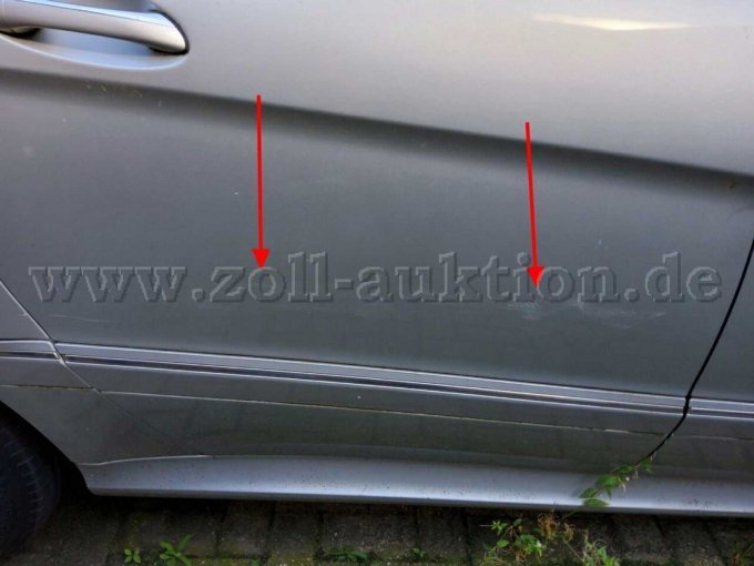 Tür hinten rechts zerkratzt