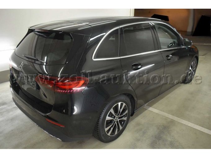 1 Mercedes-Benz B 180 met 7-traps DCT "Progressive Line" – foto 3 – kavel bij Zoll-Auktion, Köln