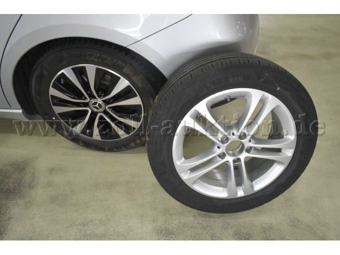 1 Mercedes-Benz B 180 met 7-traps DCT "Progressive Line" – foto 8 – kavel bij Zoll-Auktion, Köln