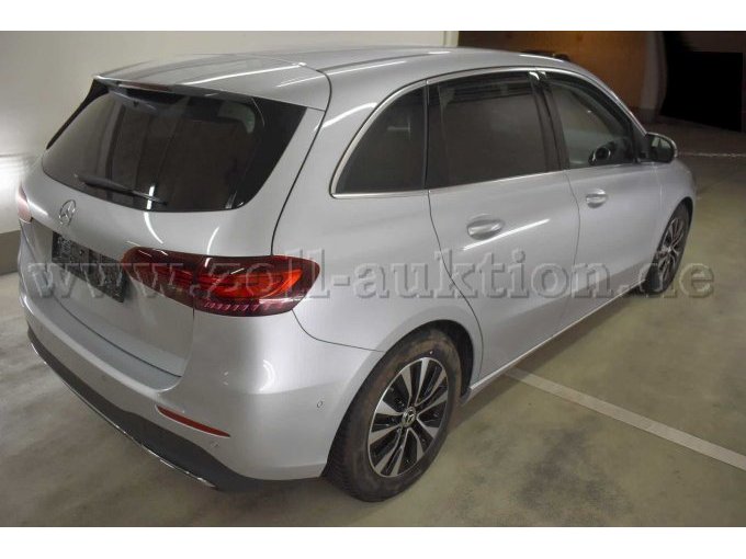 1 Mercedes-Benz B 180 met 7-traps DCT "Progressive Line" – foto 6 – kavel bij Zoll-Auktion, Köln