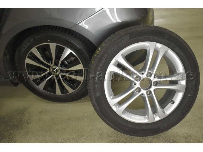 1 Mercedes-Benz B 180 met 7-traps DCT "Progressive Line" – foto 7 – kavel bij Zoll-Auktion, Köln