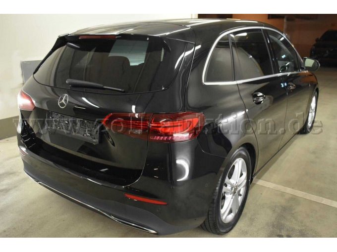 1 Mercedes-Benz B 180 met 7-traps DCT "Progressive Line" – foto 3 – kavel bij Zoll-Auktion, Köln