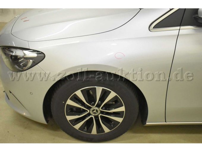 1 Mercedes-Benz B 180 met 7-traps DCT "Progressive Line" – foto 9 – kavel bij Zoll-Auktion, Köln