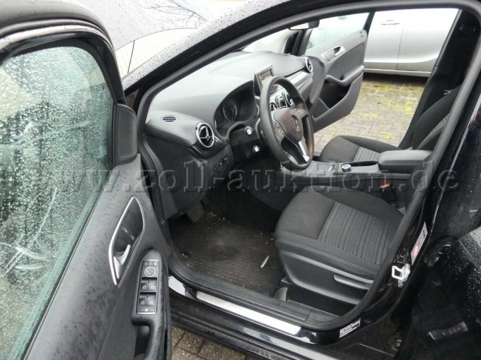 Innenansicht vorn links