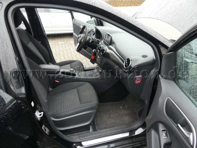 Innenansicht vorn rechts