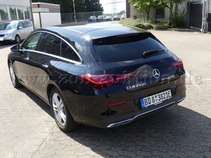 1 Mercedes-Benz CLA 250 e Shooting Brake mit EQ - BD8-3821E – foto 4 – kavel bij Zoll-Auktion, Krefeld