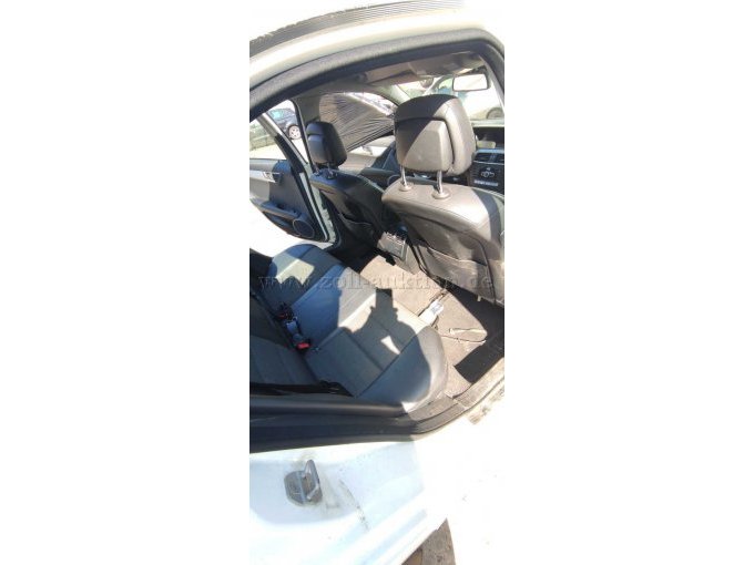 Blick von Außen in den Fondbereich