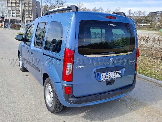 seitlich Fahrerseite