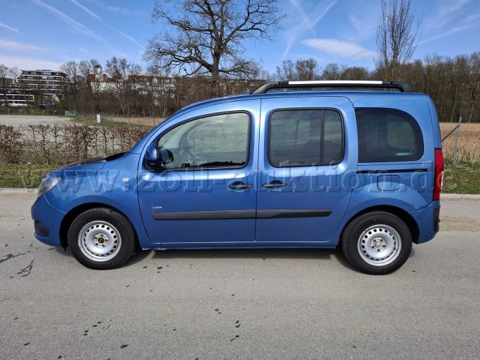 seitlich Fahrerseite