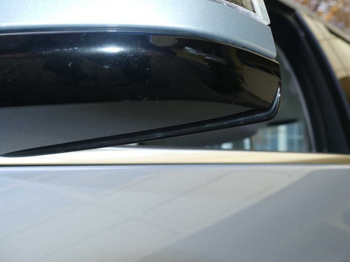 Kratzer Spiegelgehäuse