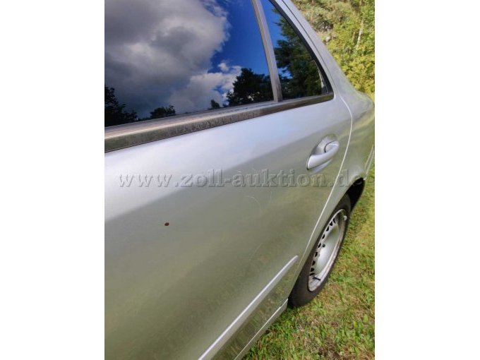 Tür hinten zerkratzt und Roststellen