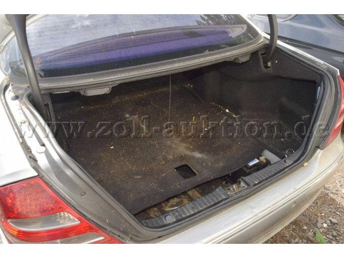 1 Mercedes-Benz E 220 CDI – foto 10 – kavel bij Zoll-Auktion, Müllenbach