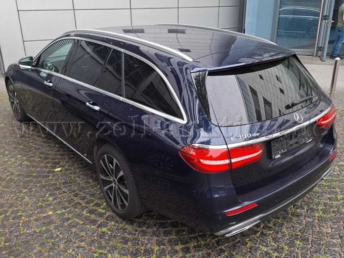 1 Mercedes-Benz E 300 DE T Kombilimousine – foto 3 – kavel bij Zoll-Auktion, Essen
