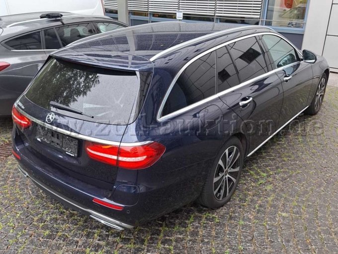 1 Mercedes-Benz E 300 DE T Kombilimousine – foto 4 – kavel bij Zoll-Auktion, Essen