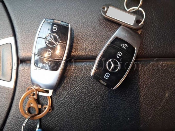 1 Mercedes-Benz E 300 DE T Kombilimousine – foto 12 – kavel bij Zoll-Auktion, Essen