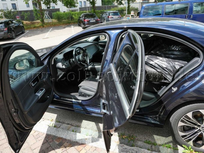 1 Mercedes-Benz E 300 de Avantgarde Advanced – foto 6 – kavel bij Zoll-Auktion, Augsburg