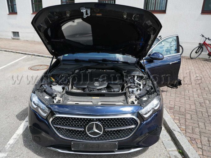 1 Mercedes-Benz E 300 de Avantgarde Advanced – foto 4 – kavel bij Zoll-Auktion, Augsburg