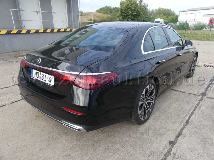 1 Mercedes-Benz E 300 de Avantgarde Advanced *met 8 banden – foto 4 – kavel bij Zoll-Auktion, Magdeburg