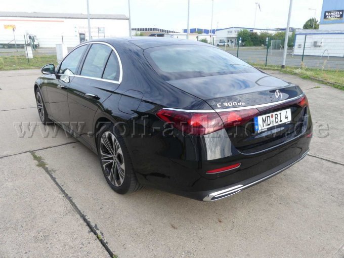 1 Mercedes-Benz E 300 de Avantgarde Advanced *met 8 banden – foto 3 – kavel bij Zoll-Auktion, Magdeburg