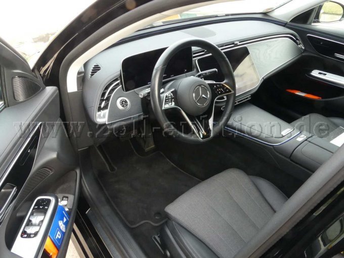 1 Mercedes-Benz E 300 de Avantgarde Advanced *met 8 banden – foto 7 – kavel bij Zoll-Auktion, Magdeburg