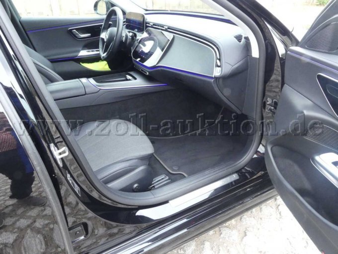 1 Mercedes-Benz E 300 de Avantgarde Advanced *8-fach bereift – foto 8 – kavel bij Zoll-Auktion, Erfurt