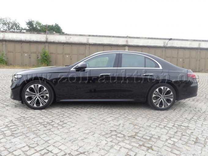 1 Mercedes-Benz E 300 de Avantgarde Advanced *8-fach bereift – foto 2 – kavel bij Zoll-Auktion, Erfurt