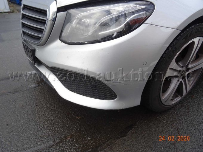 Stoßfänger vorn links