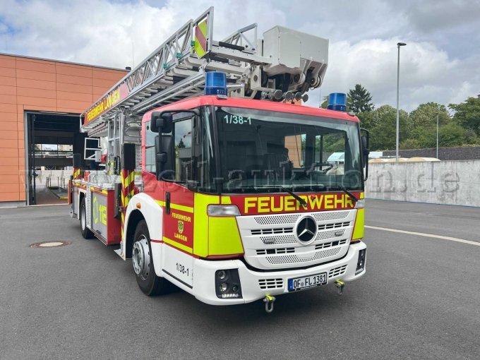 Front schräg rechts