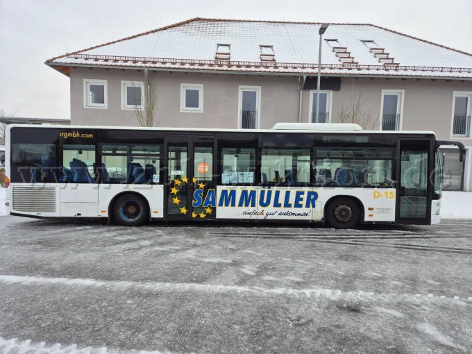Omnibus seitlich rechts