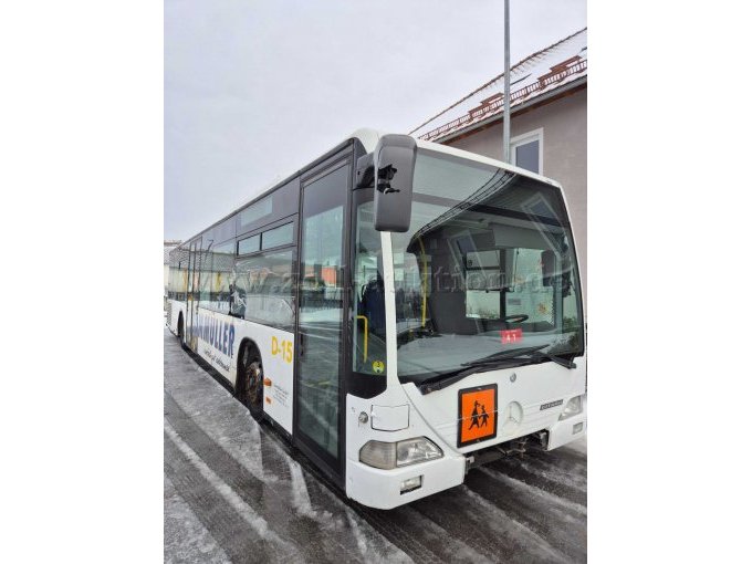 Omnibus Front