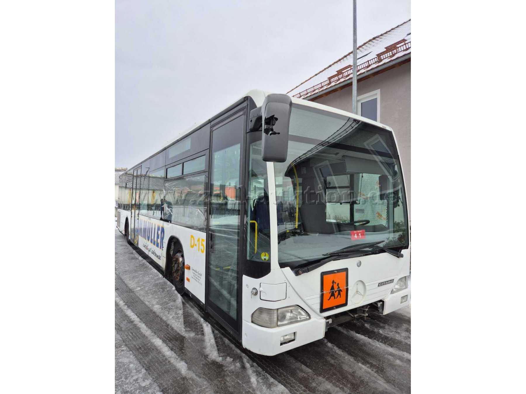 Omnibus Front
