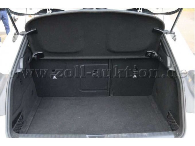 Mercedes-Benz GLA 220 d offener Kofferraum