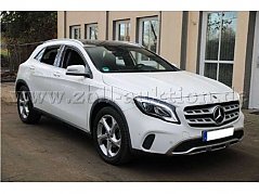 Mercedes-Benz GLA 220 d von vorne (Beifahrerseite)
