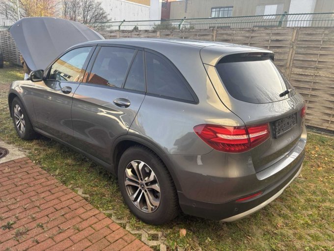 Heckansicht seitlich