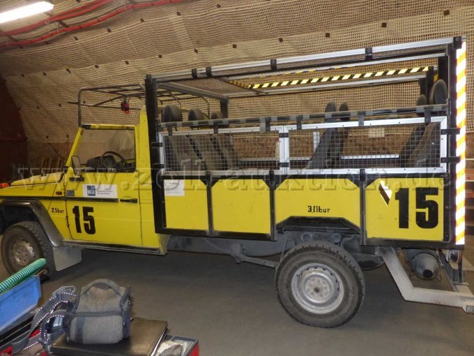 Fahrzeug von der linken Seite