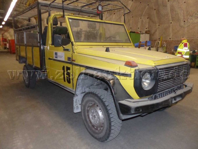 Fahrzeug von vorne recht Fahrzeug von vorne recht