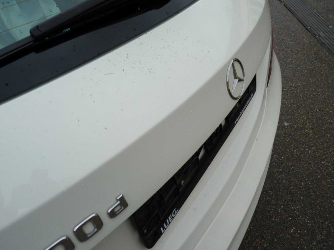 Beschädigungen/Kratzer am Kofferraumdeckel